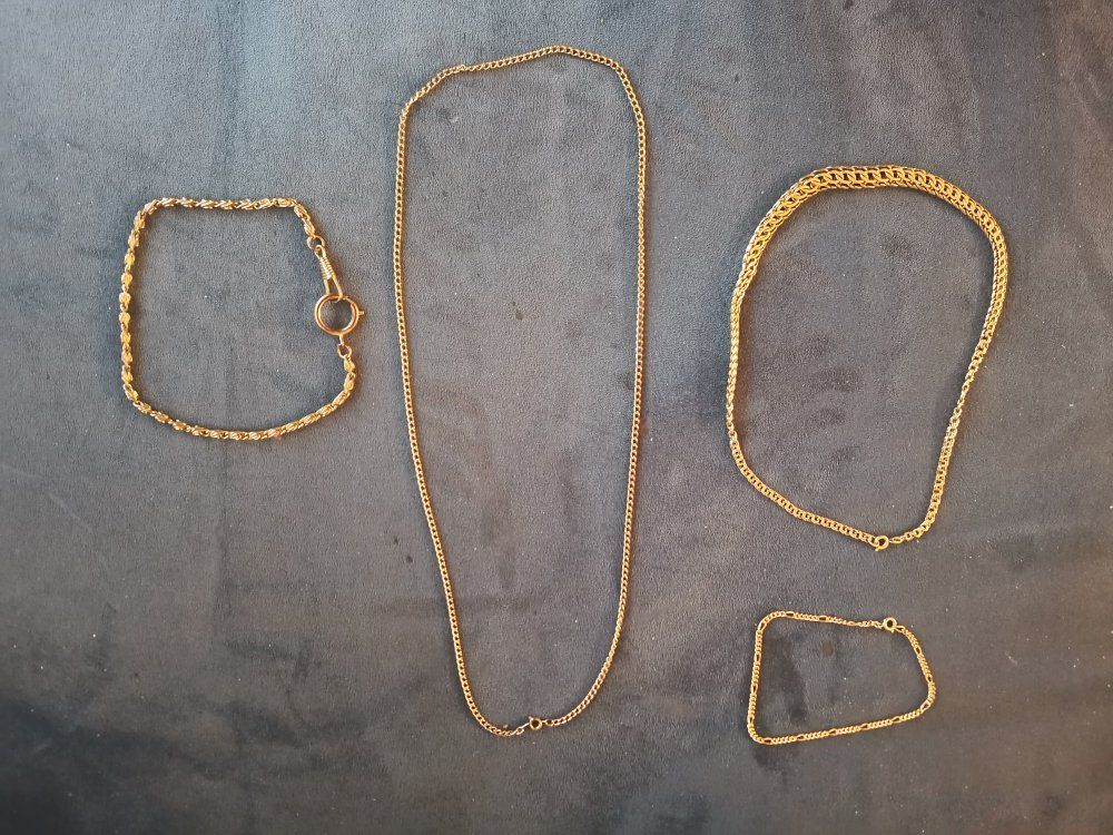 Ancien Coffret à Bijoux En Métal – Intérieur Velours – Motif Amoureux – 13x5 Cm – Occasion