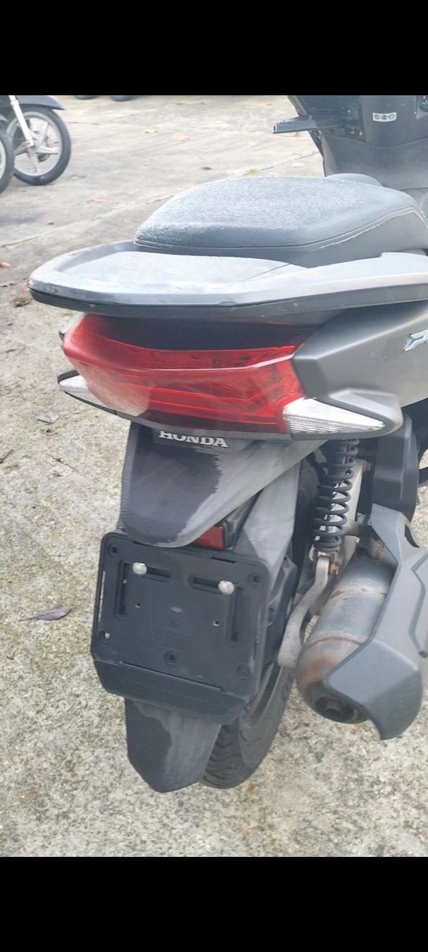 Honda Scooter: Honda pcx 125cm3 2015 – Usato da Delémont venduto da ben_cq5d 5