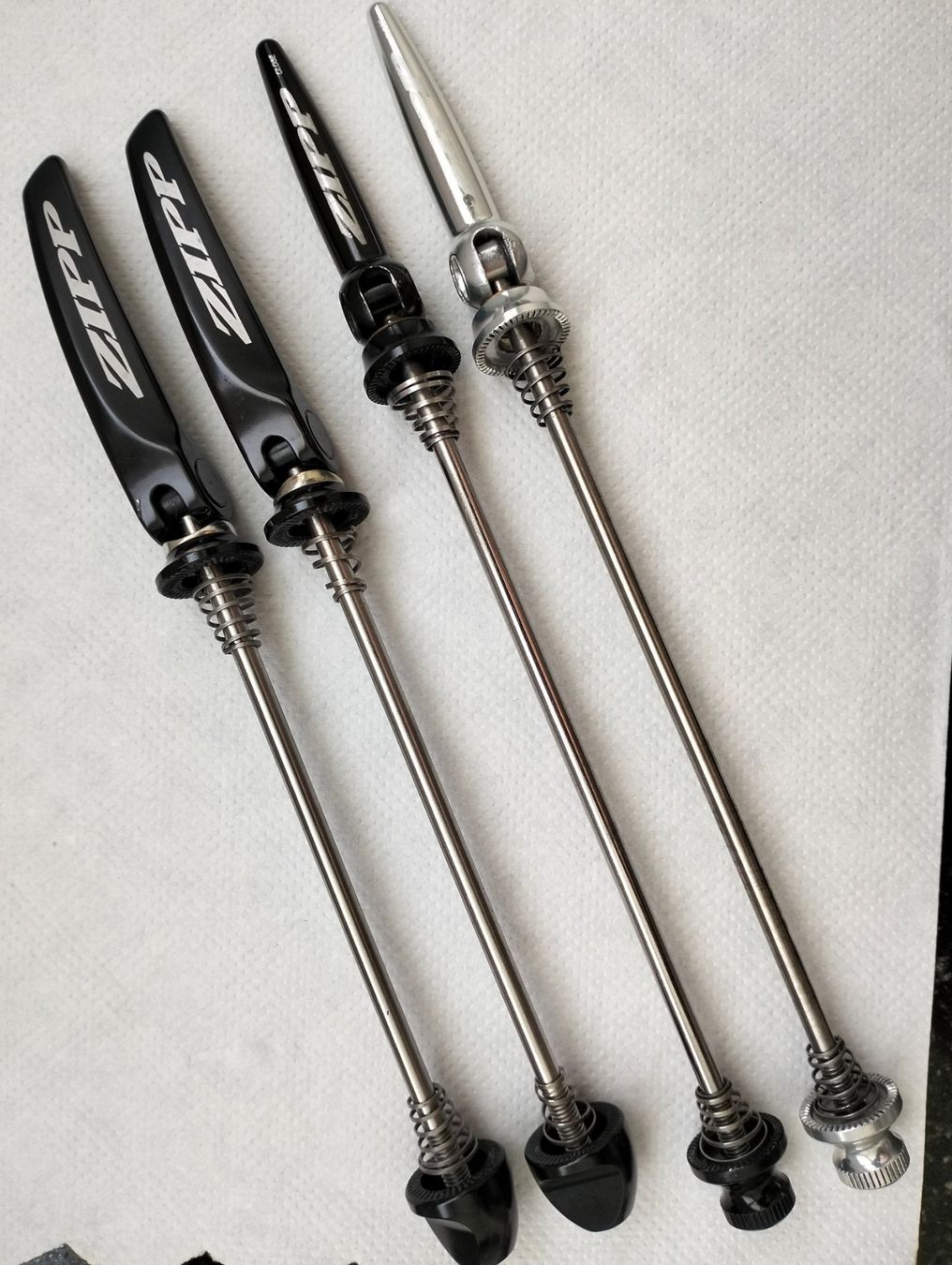 Zipp Pièces détachées: 4Stk. Zipp Schnellspanner – D'occasion à Uster par KarlZH 4