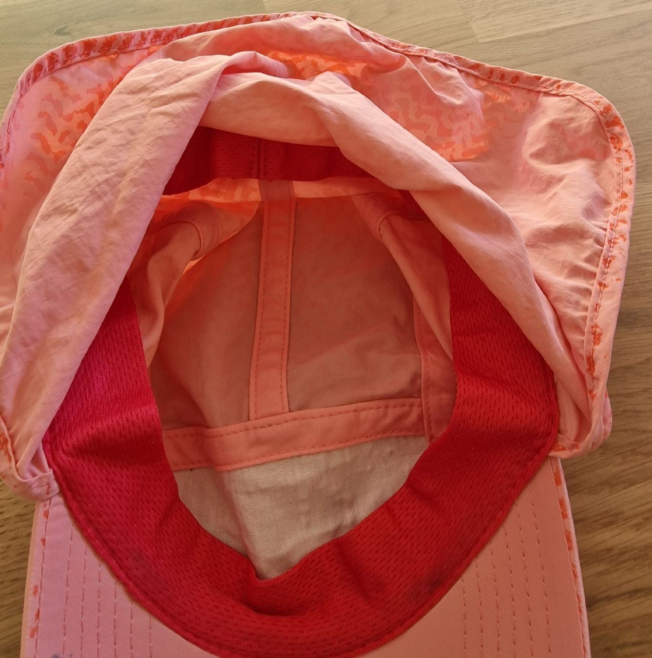 Giacche & Cappotti: Kinderkappe mit Nackenschutz – Usato da Frutigen venduto da Maqua 2