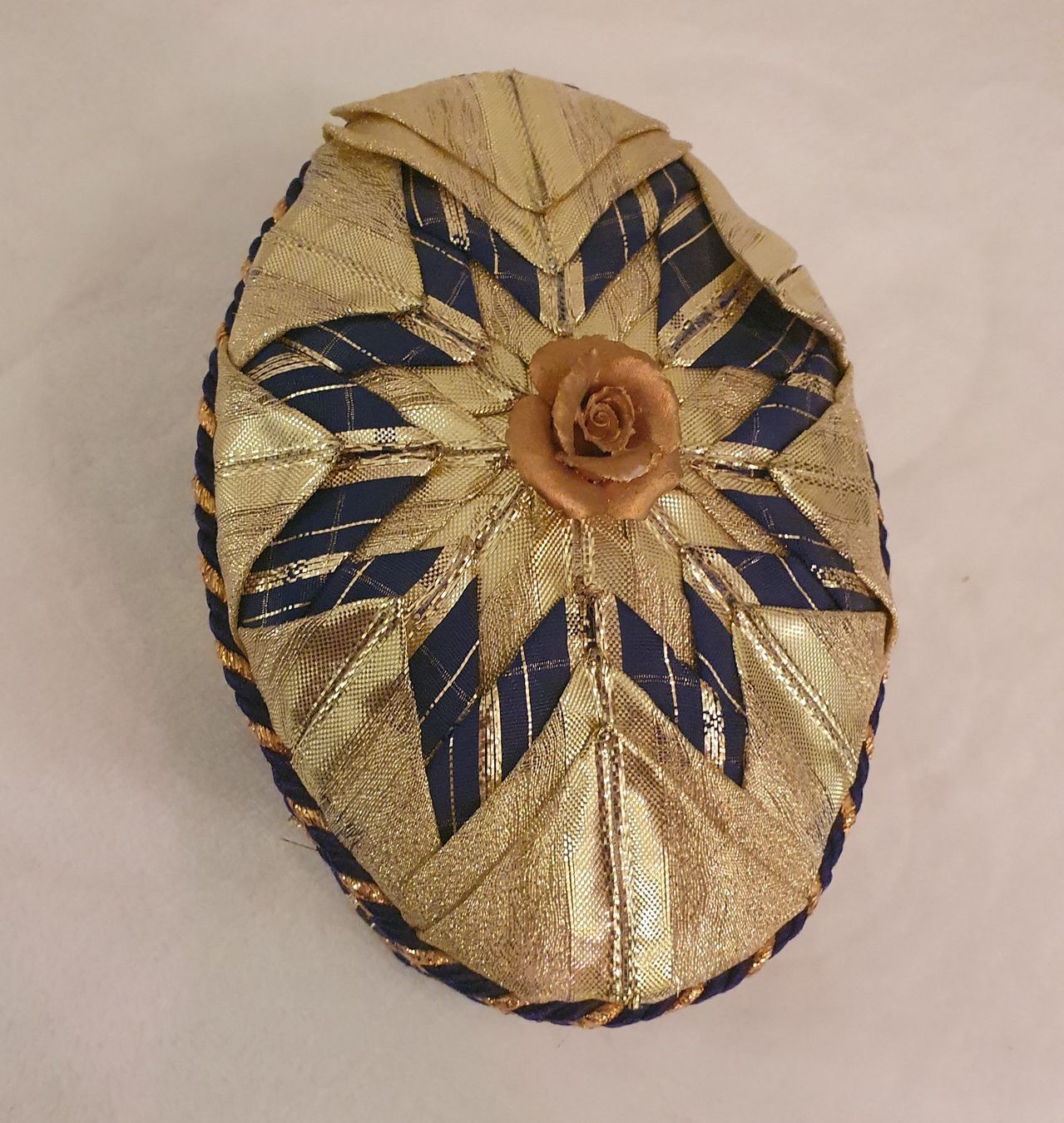 Tutte le decorazioni: Dekorative Schmuckdose, blau-goldig, Handarbeit – Usato da Auw venduto da beretta1966