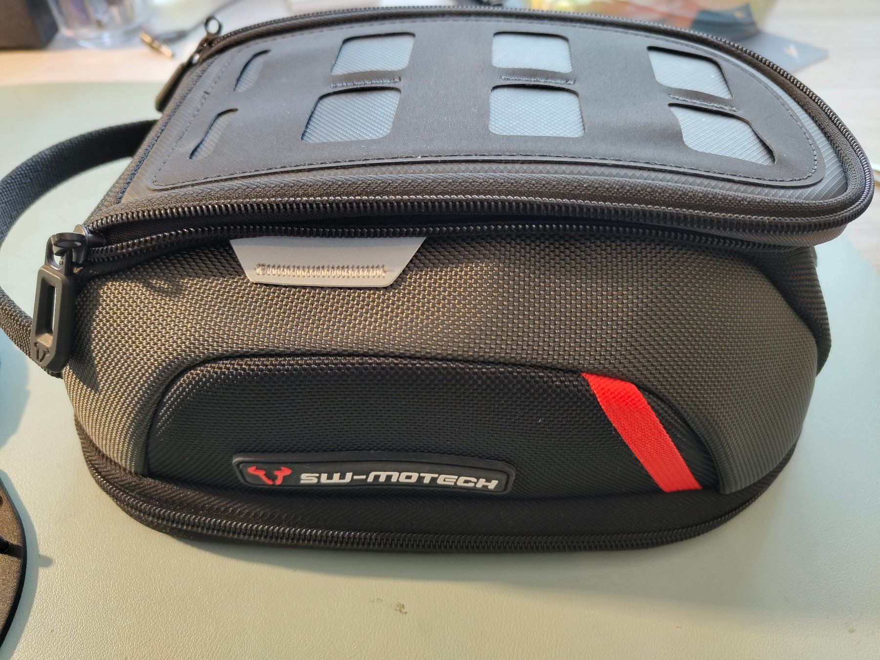 SW-Motech Topcase: SW-Motech kleine Top Case – Nuovo (secondo la descrizione) da Niederbipp venduto da nmvg 1