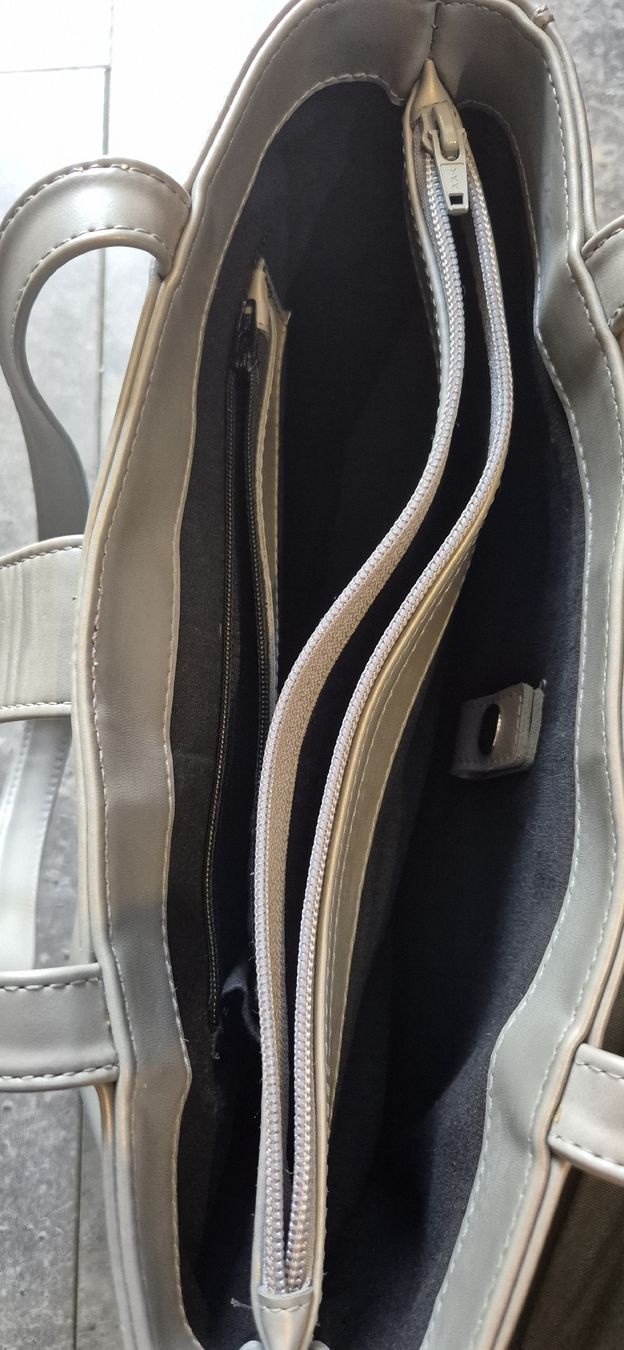 Taschen für Damen: SEQUOIA  – Gebraucht aus Cortaillod von ramssa 4