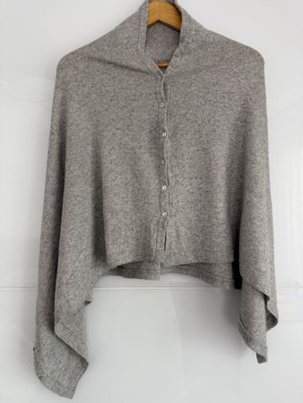 Damen Poncho mit Knöpfen in grau aus Wolle, Kaschmir, etc.
