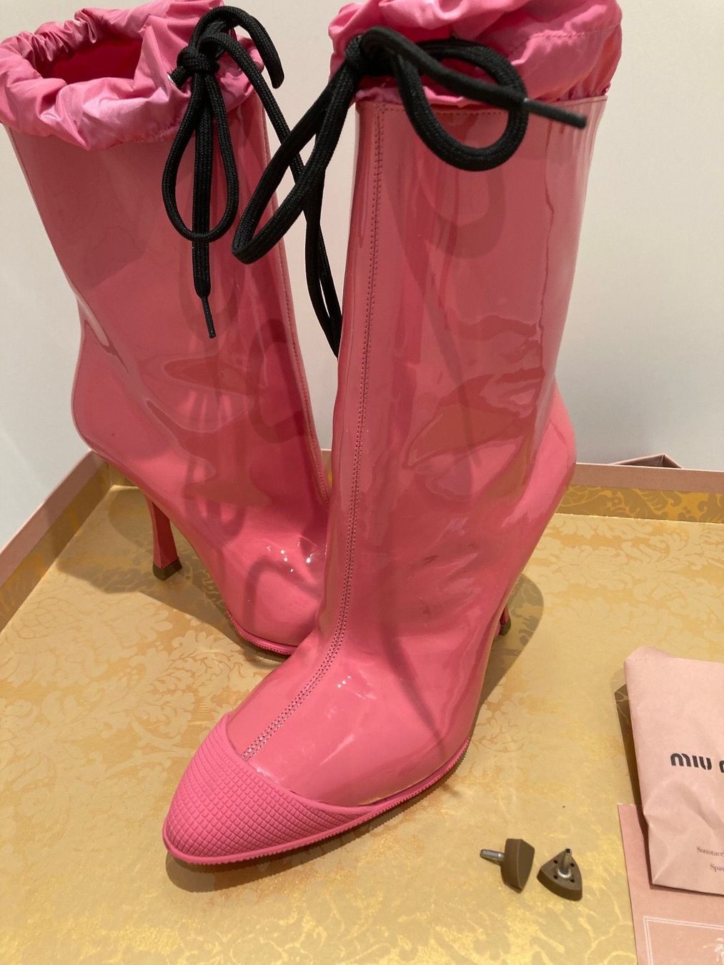 Miu Miu Scarpe da donna: Miu Miu stivali n.35/36 – Usato da Paradiso venduto da Kayakara 2