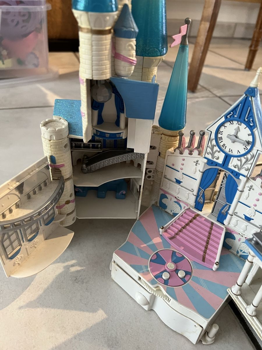 Polly Pocket Giocattoli: Polly Pocket Schloss – Usato da Zufikon venduto da luuuzi 2
