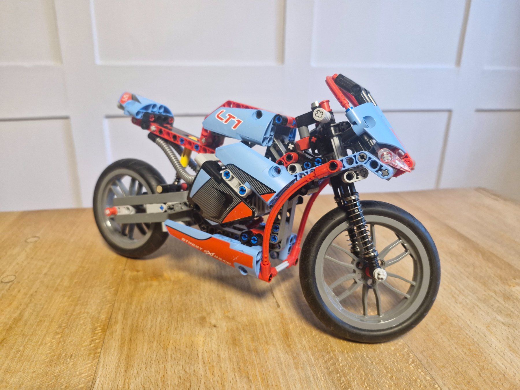 Lego Kit di costruzioni: Lego Technic 42036 Motorrad – Usato da Wiesendangen venduto da enbtracked 3