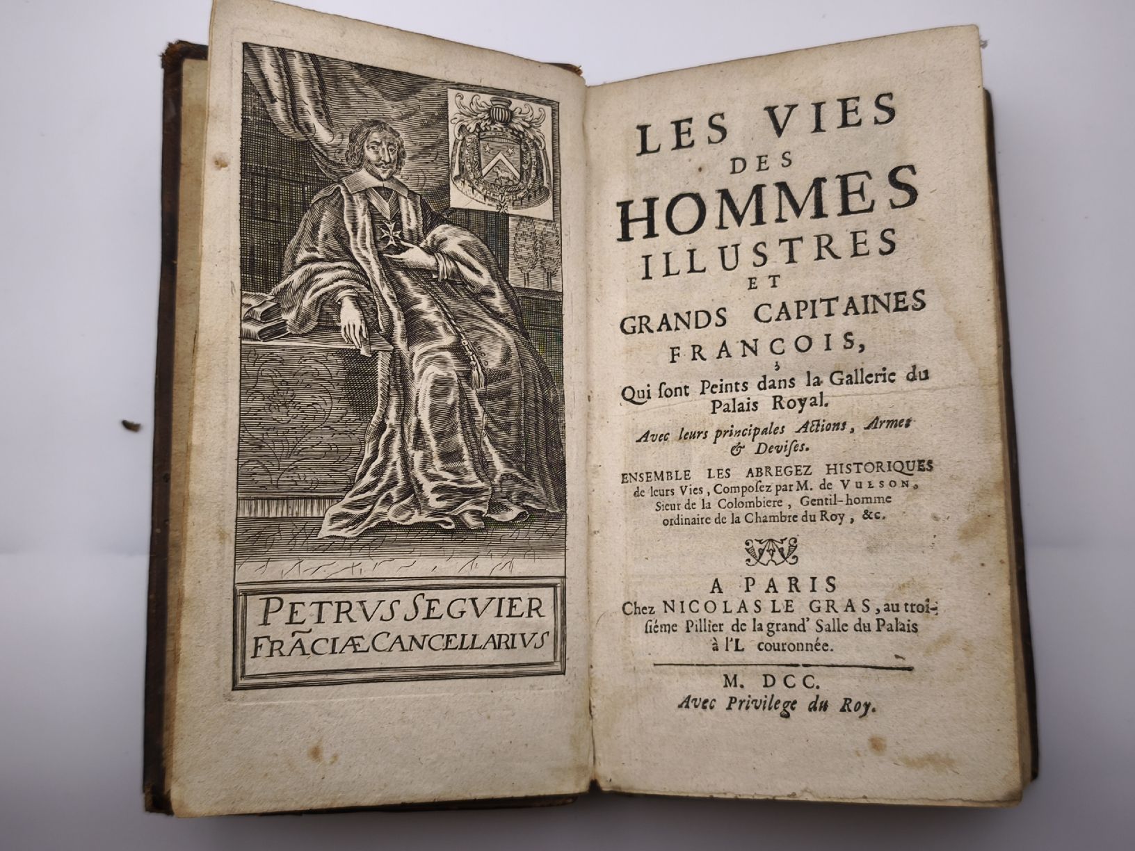 Libri: LES VIES DES HOMMES – Usato da Goldach venduto da Gaip