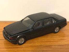 Herpa BMW 750 iL mit abnehmbarer Motorhaube