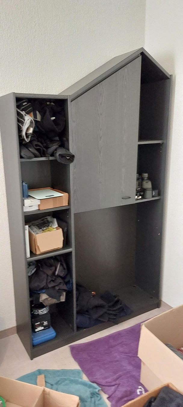 Schränke: Kinder Schrank – Gebraucht aus Horw von Zentral50