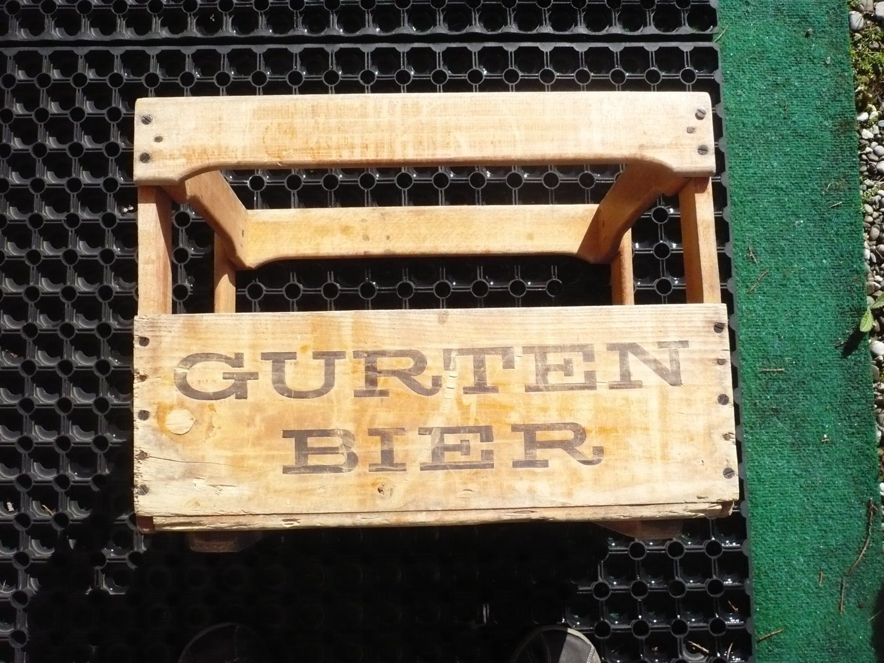 Altro in Stoviglie & Bicchieri: GURTEN BIER Holzharasse / Bierkiste – Usato da Biberist venduto da Urmel