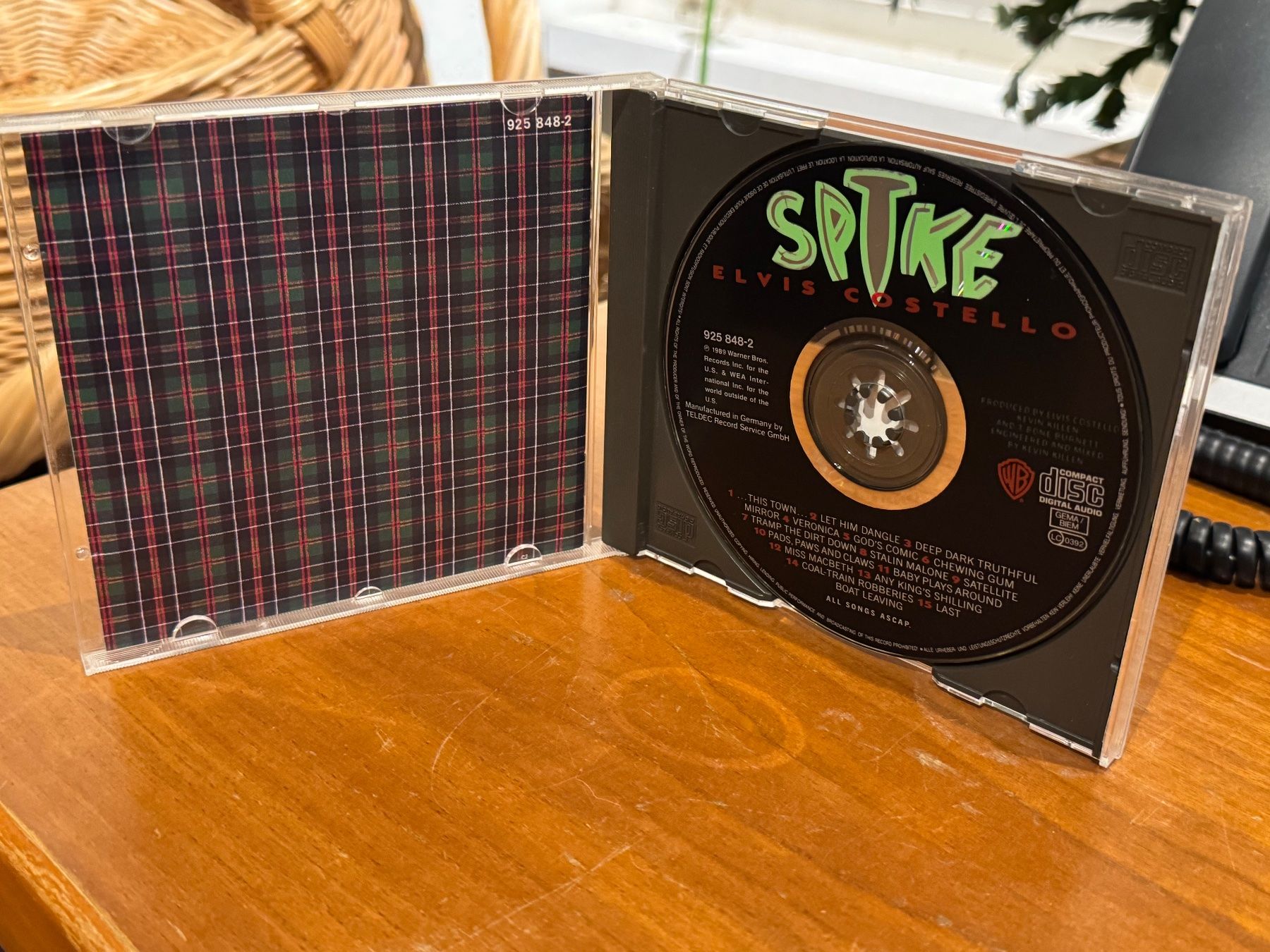 CD: Elvis Costello - Spike - HG42B – Usato da Küsnacht ZH venduto da swisssales.net 2