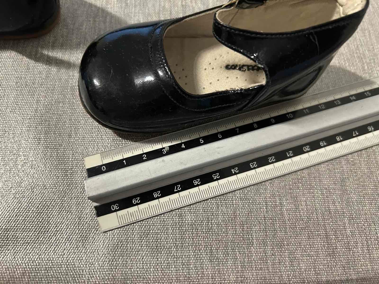 Scarpe per ragazze: Schuhe für Mädchen – Usato da Wil SG venduto da Nvik