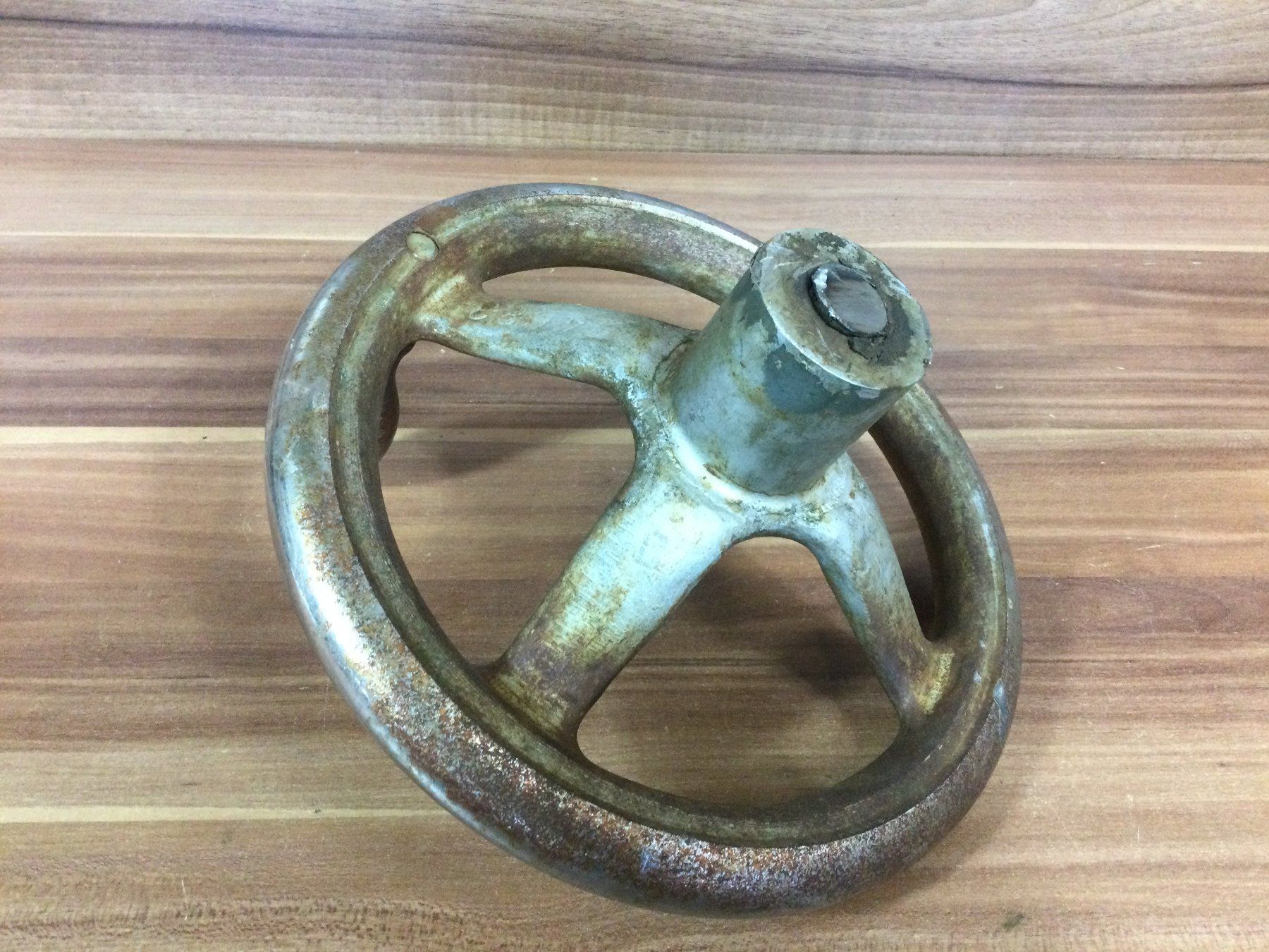 Attrezzi da lavoro: Gebrauchtes grösseres Handrad mit Handgriff – Usato da Wangen SZ venduto da kuriosum12 2
