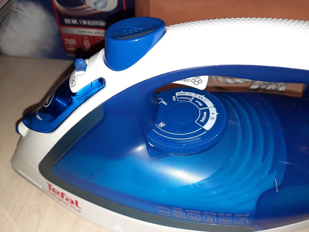 Tefal FV5736 Easygliss Dampfbügeleisen | Kaufen auf Ricardo