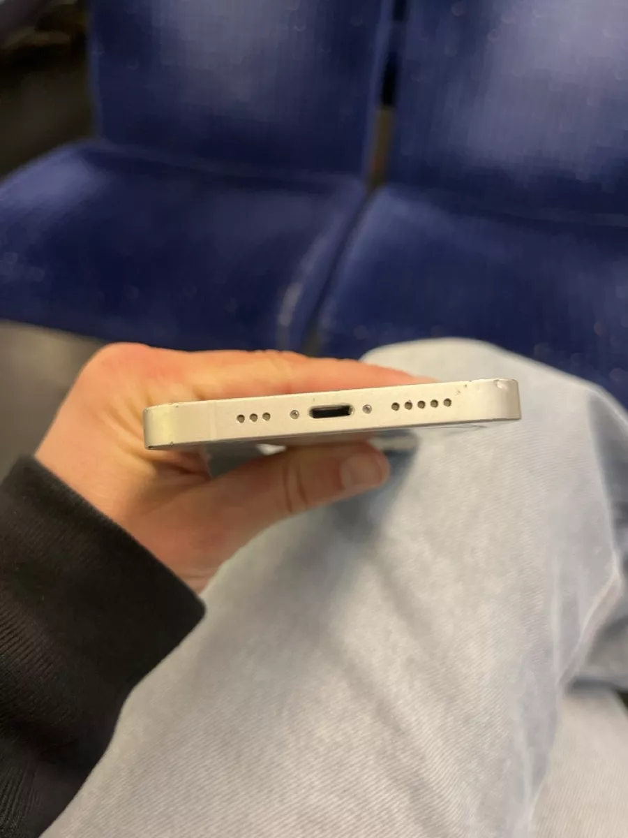 Apple Telefoni cellulari / Smartphones: Iphone 13, 128gb defekt  – Difettoso da Baden venduto da AnnikaBaettig 1