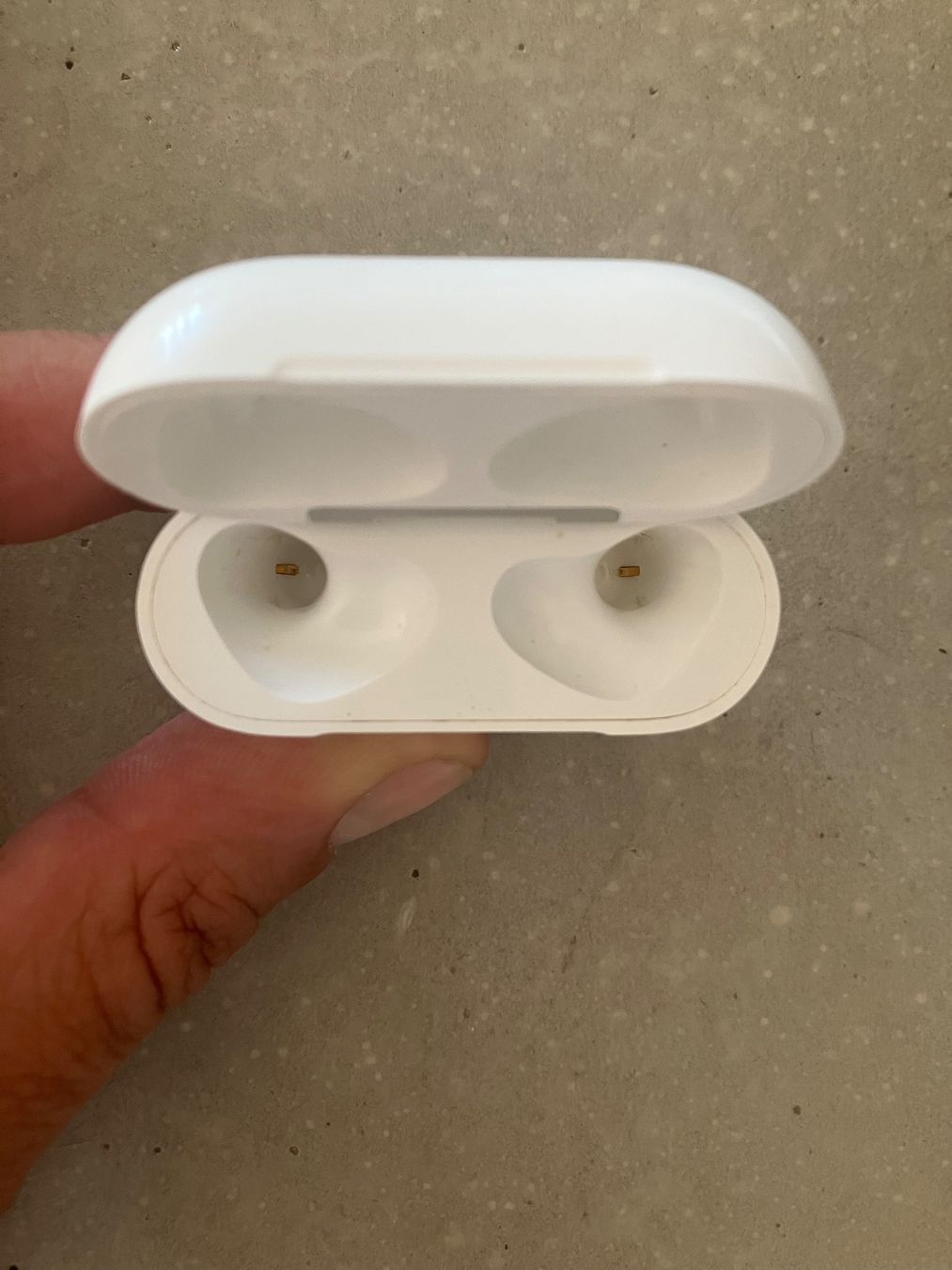 Apple Cuffie: Apple AirPods 3 Case – Usato da Lausanne venduto da mr.v 3