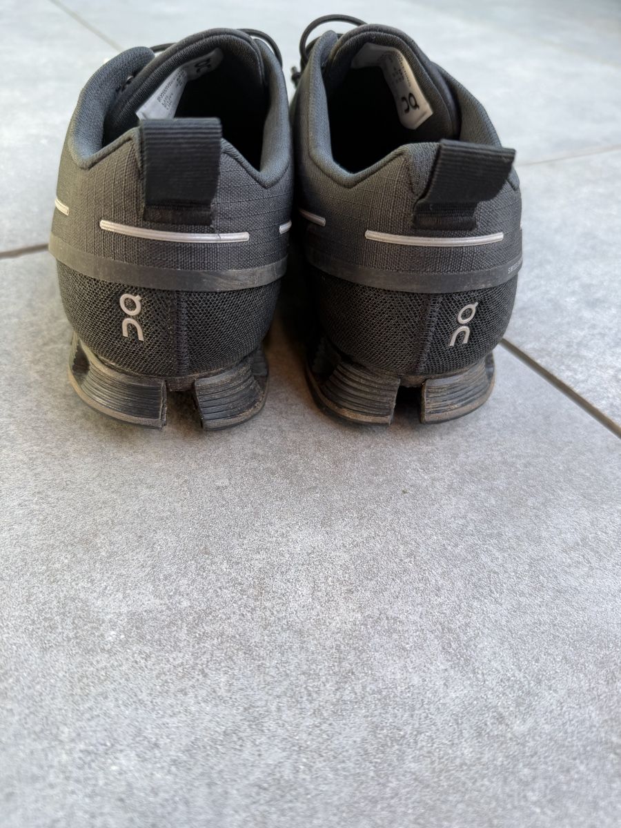 On Herrenschuhe: ON Cloud Waterproof Gr. 42.5 Schwarz – Gebraucht aus Möhlin von romano19 4