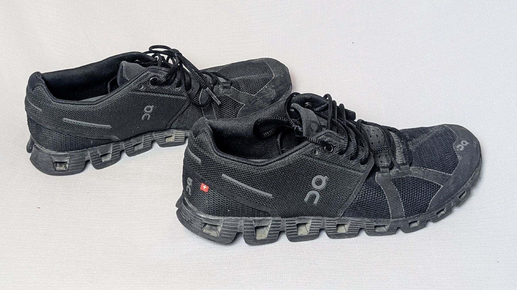 On Herrenschuhe: On Cloud Laufschuhe Grösse 40 – Gebraucht aus Wängi von ABIZONE-86