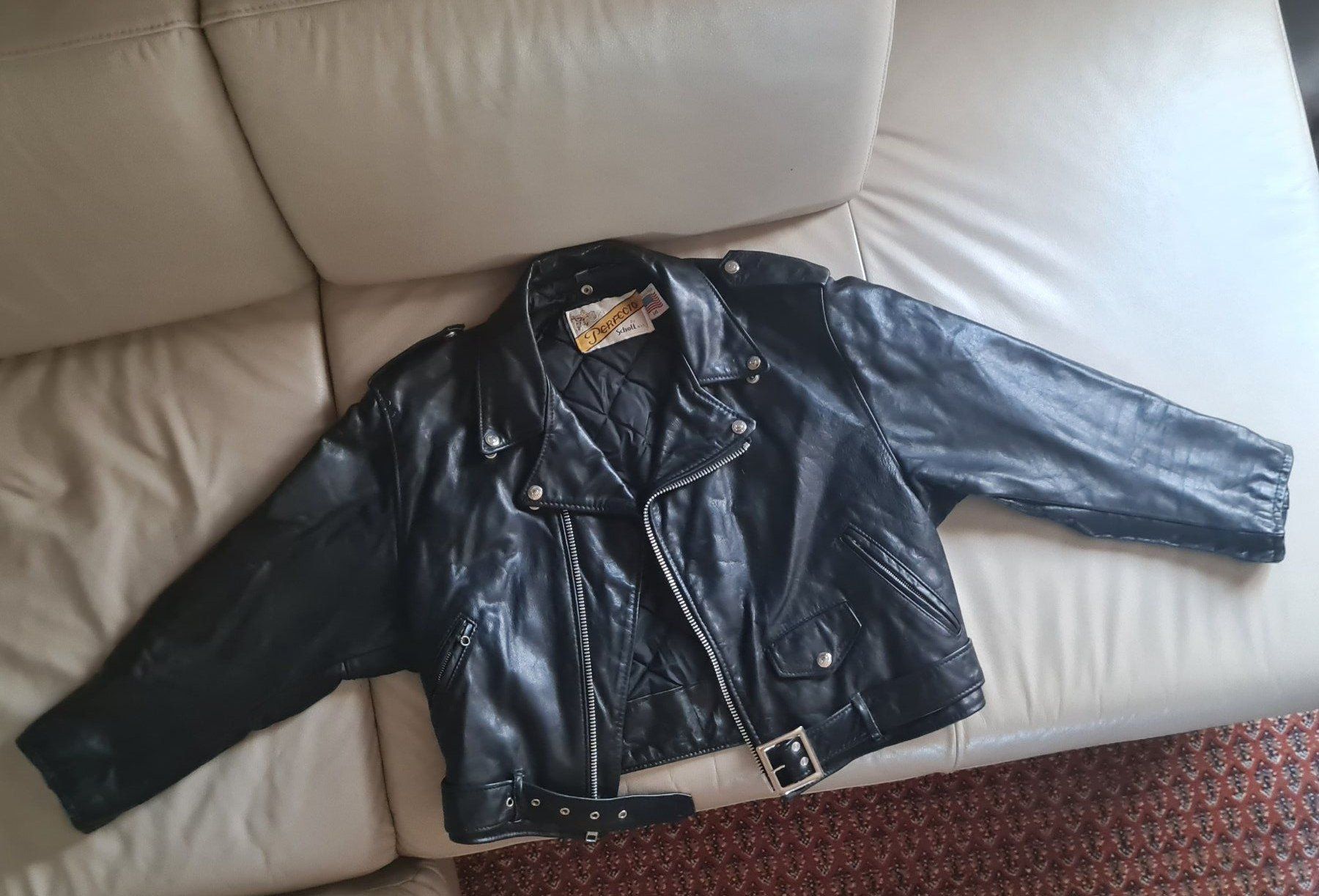 Jacken: Lederjacke in schwarz, Grösse M – Gebraucht aus Coeuve von Nelly2