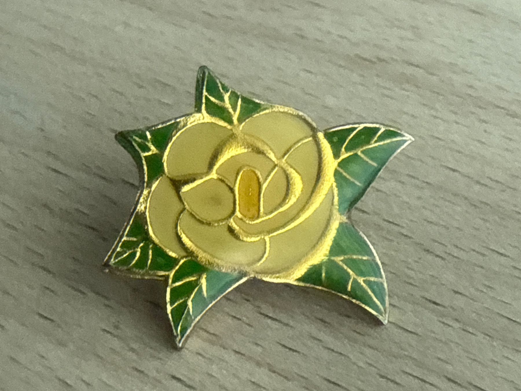 Placchette & Badge: Pin Blume – Usato da Glattbrugg venduto da Schweigmatt
