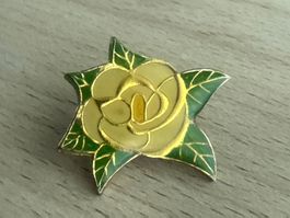 Pin Blume