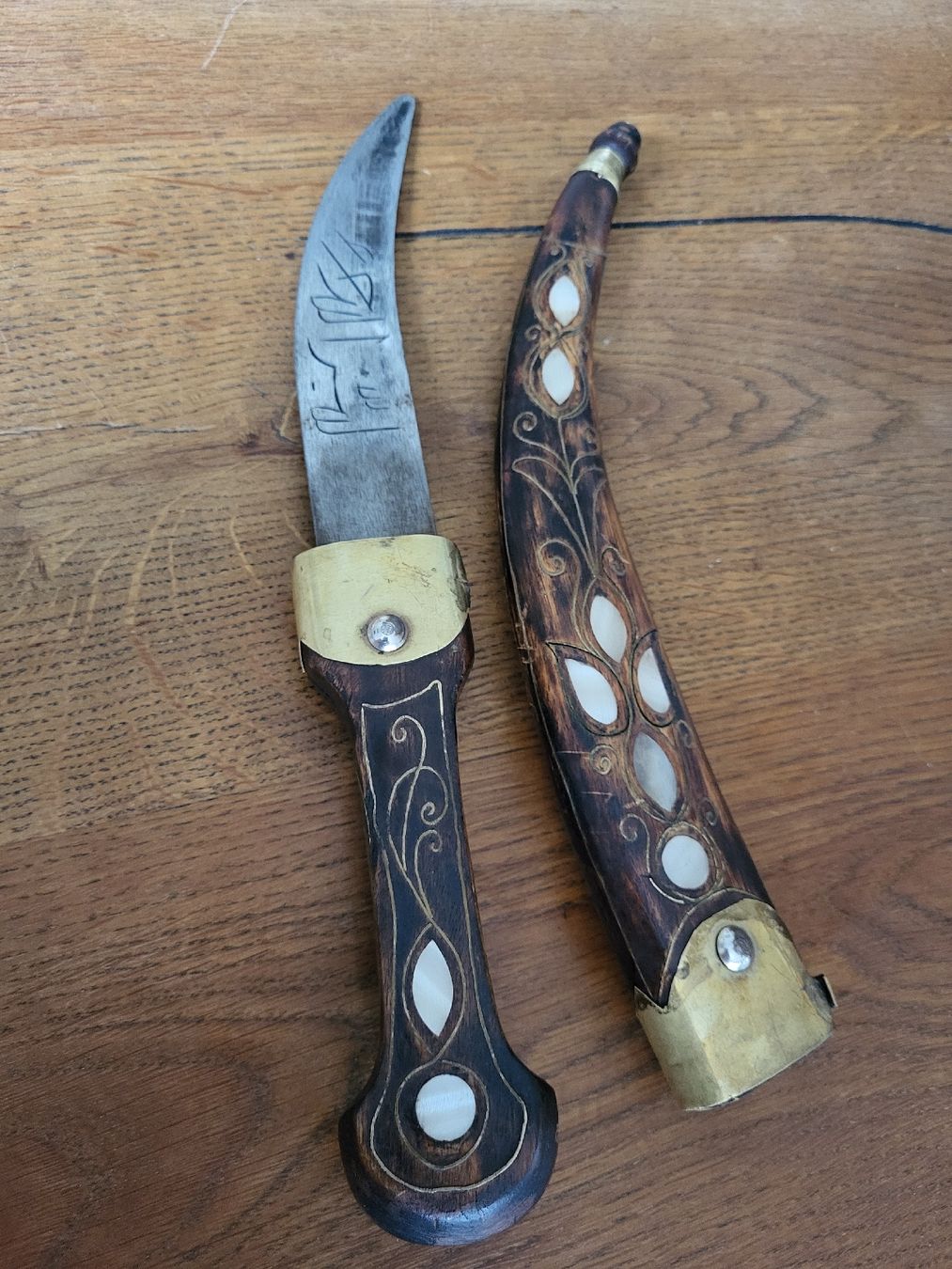 Altre raccolte & rarità: Antiker Dolch mit Scheide, verziert mit Perlmutt. – Nuovo (secondo la descrizione) da Winterthur venduto da rab_tr8n 2