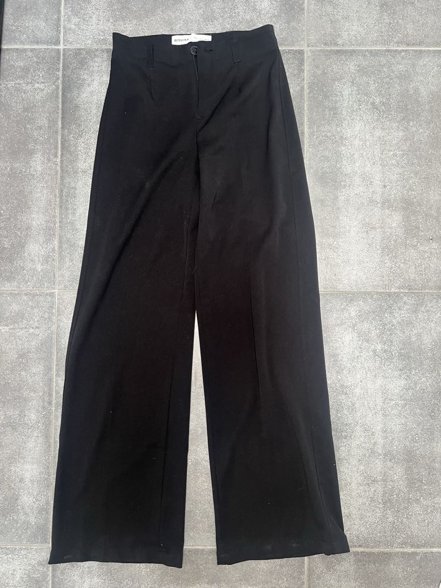 Bershka Hosen: Bershka Stoffhose Grösse 36 – Gebraucht aus Wettswil von alstel24