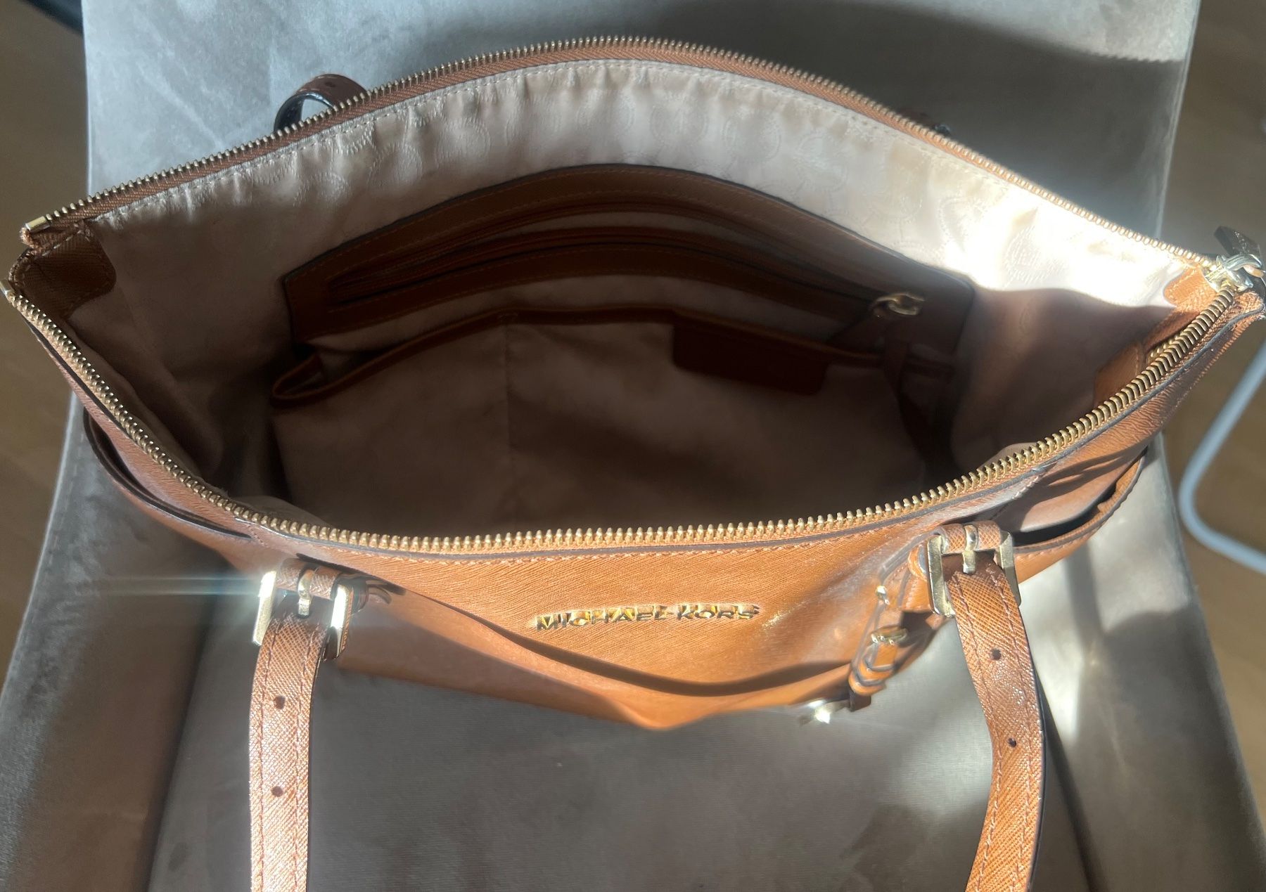 Michael Kors Sacs femmes: Michael Kors Handtasche braun Leder – D'occasion à Zofingen par Florianij 2