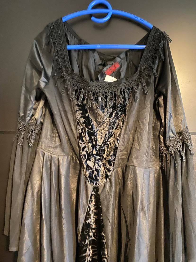 Vestiti: Stylisches Kleid mit Spitzen, Grösse XL – Nuovo (secondo la descrizione) da Eiken venduto da Bianca5074 2