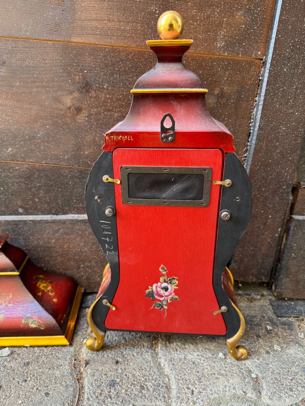 Orologi da terra & Orologi da parete: Superbe pendule neuchâteloise LeCastel rouge/ dorée – Usato da Erde venduto da CBarts 2
