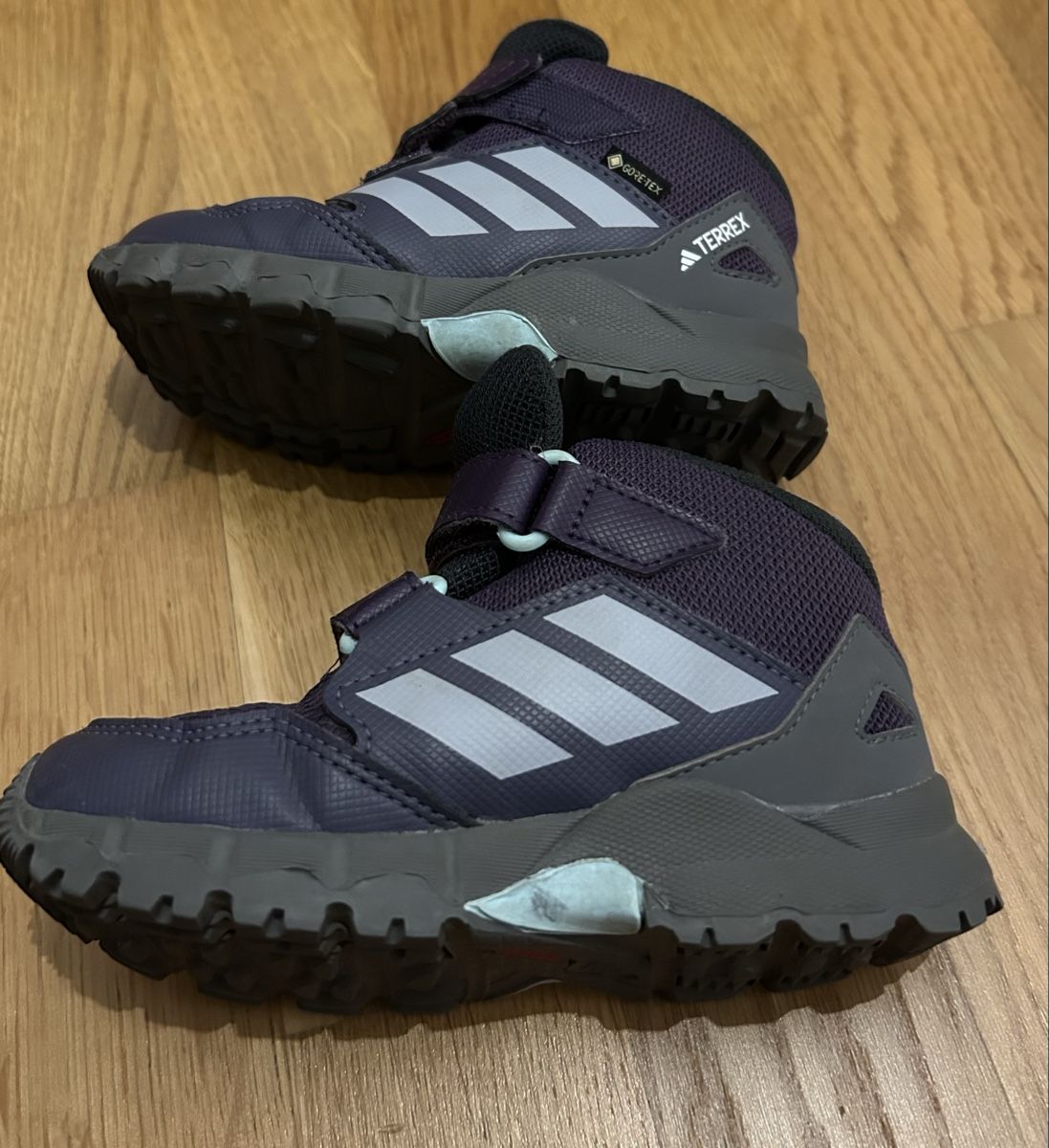 Adidas Chaussures garçon: Adidas Terrex Gore-Tex Wanderschuhe Grösse 26.5 – D'occasion à Lenzburg par Veidnolya 4