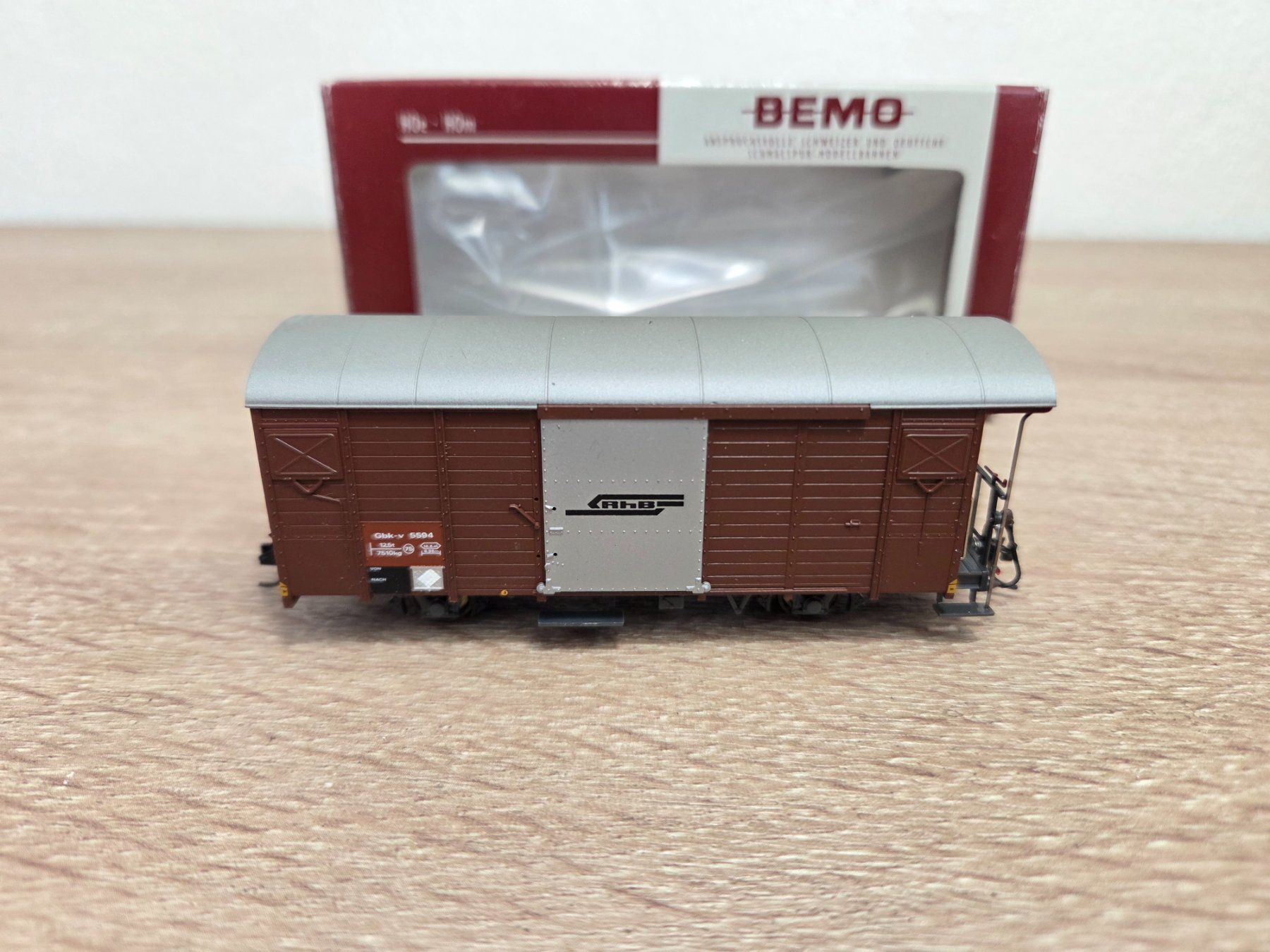 Bemo Modellini di ferrovie: Bemo 2283 114 Güterwagen RhB H0m – Usato da St-Aubin-Sauges venduto da Lo_Go