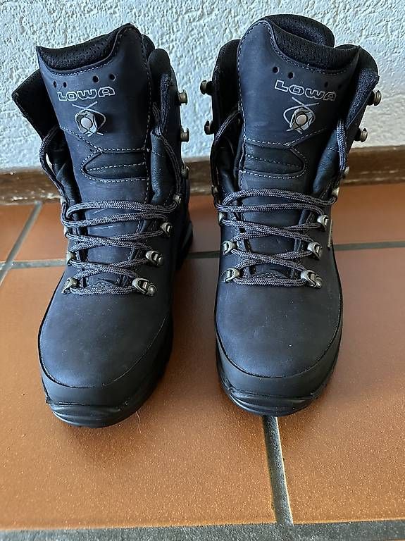 Lowa Scarpe da donna: Scarponi da montagna donna – Nuovo (secondo la descrizione) da Cugnasco venduto da Stefy83