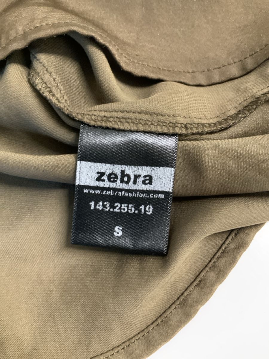 Zebra Blusen: Damen Bluse Khaki Grösse S Marke MY BASIC ME by zebra – Gebraucht aus Wallisellen von AS.TZ. 2