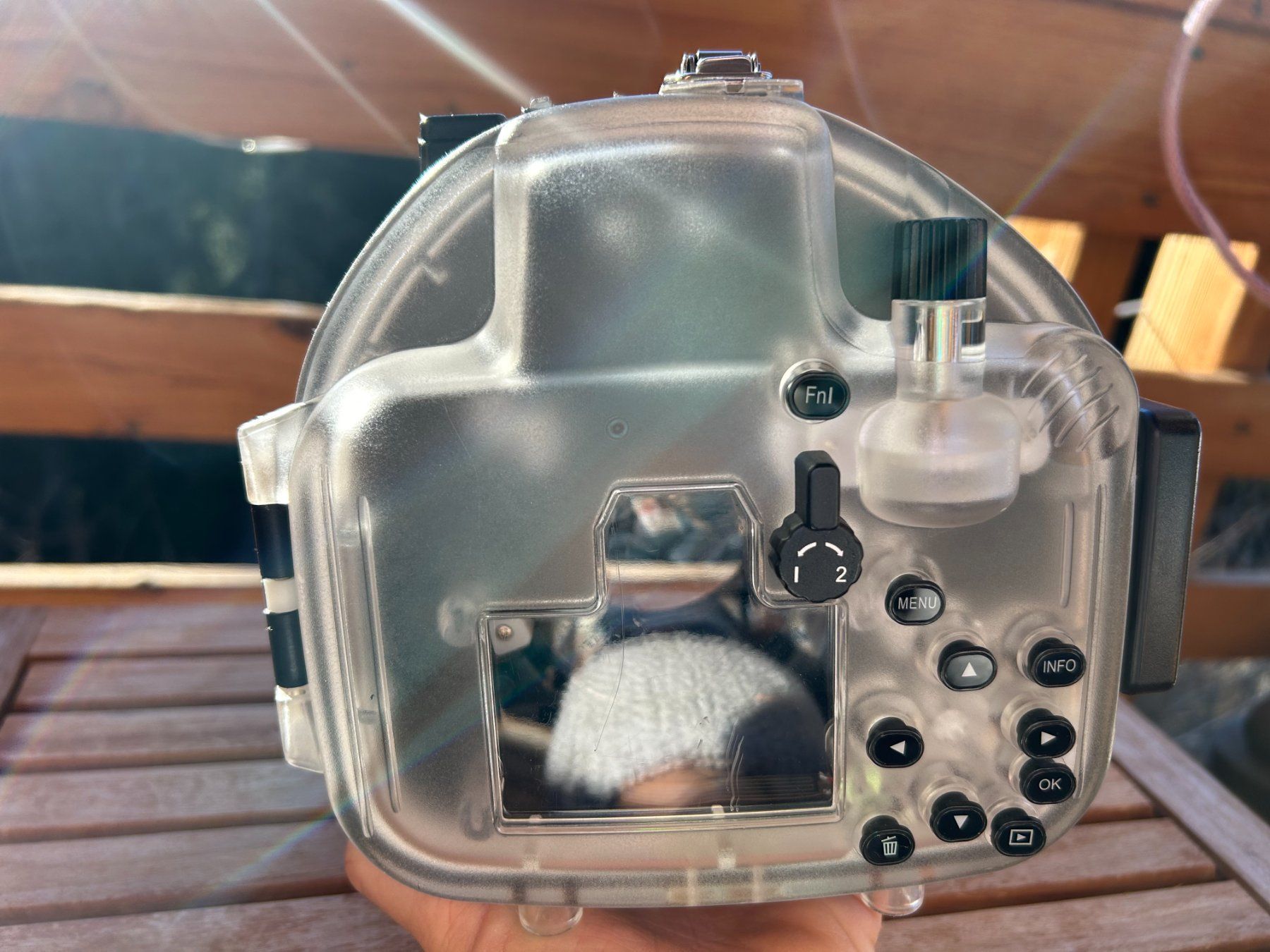 Lampade & Macchine fotografiche: Caisson étanche Seafrogs pour Olympus E-M5 II – Usato da La Tour de Peilz venduto da tim_2hbn 1