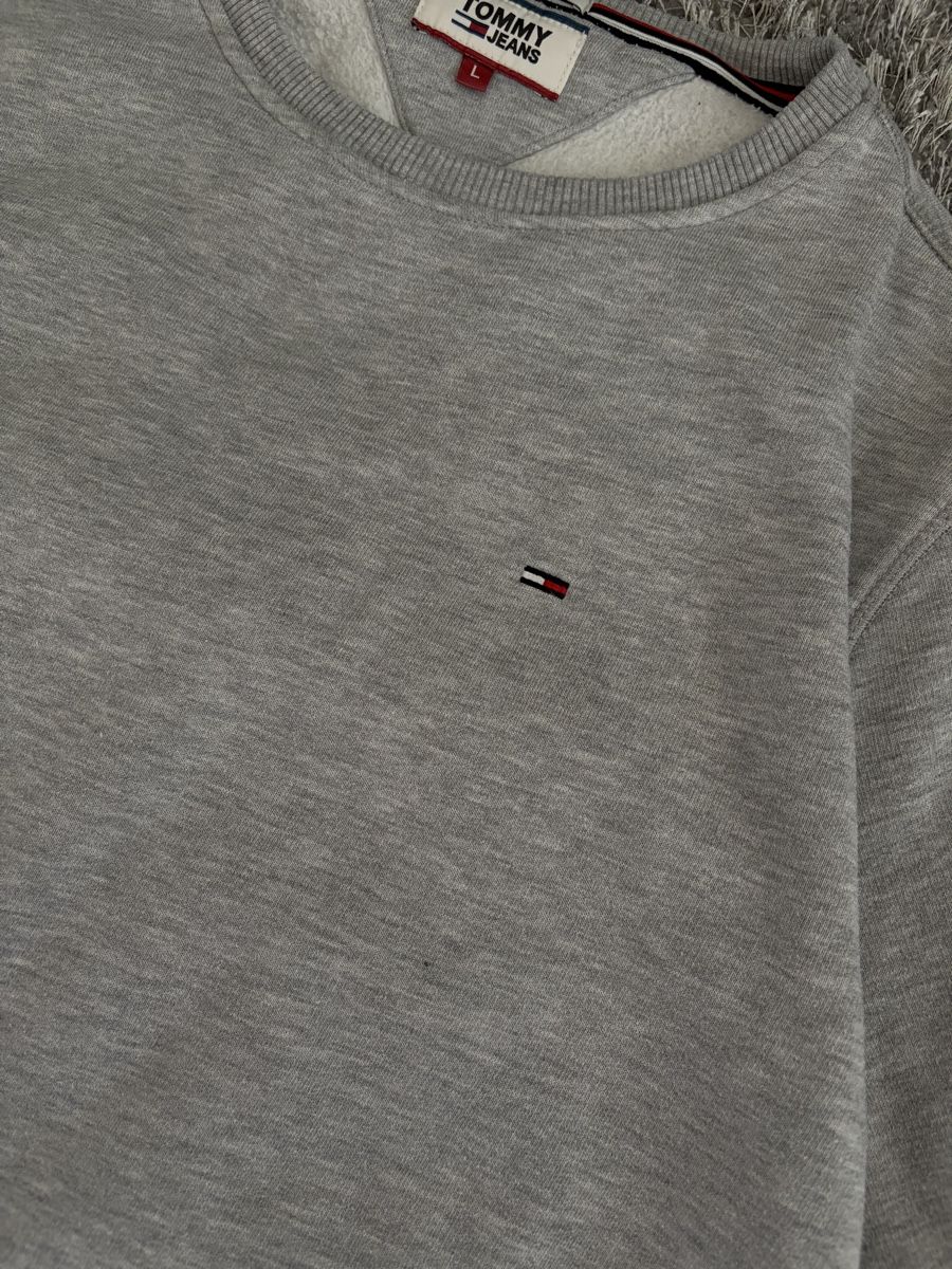 Tommy Hilfiger Maglioni & Felpe: Tommy Hilfiger Grey Sweatshirt – Nuovo (secondo la descrizione) da Brislach venduto da edu_t6pq 1