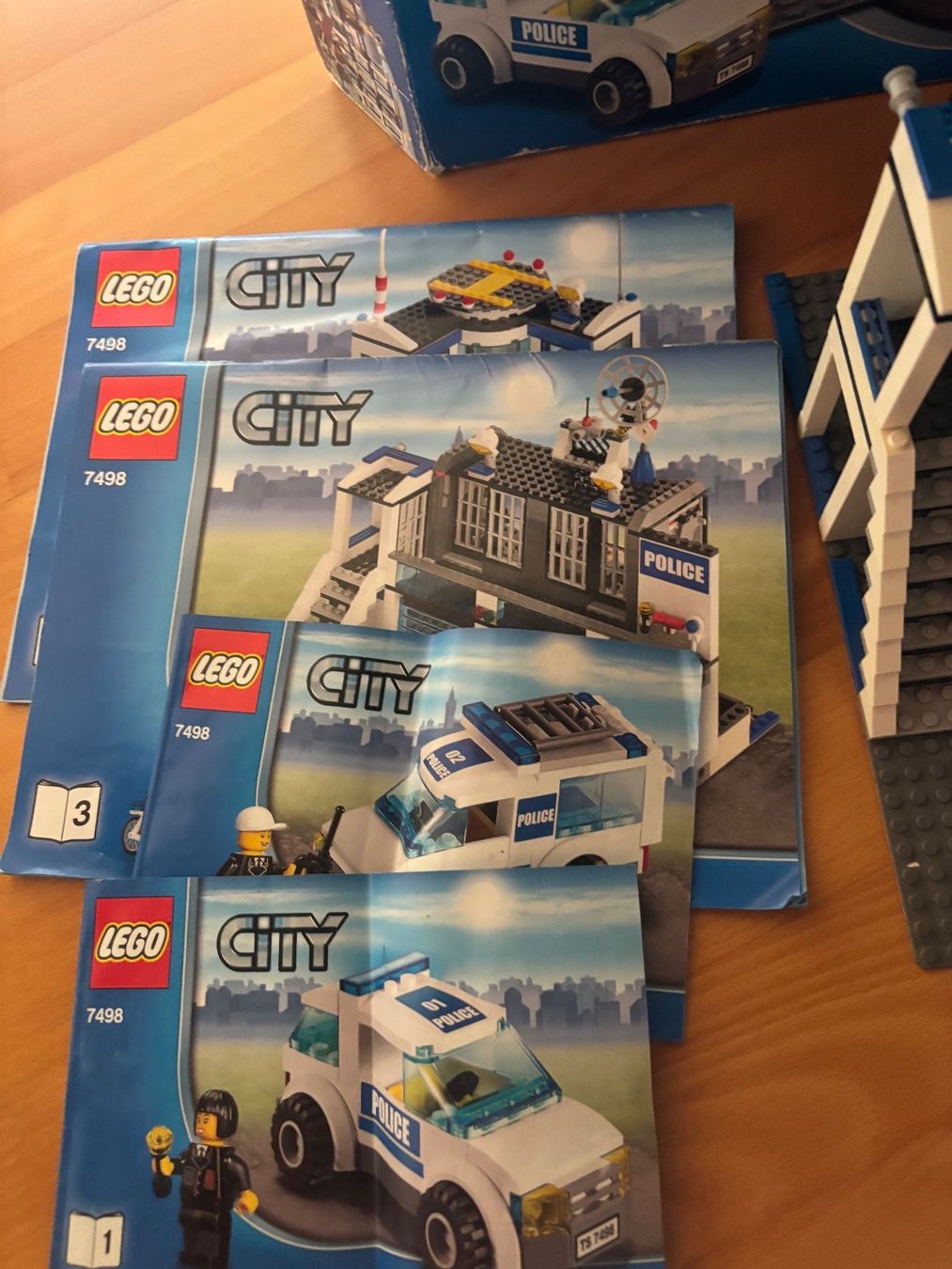 Lego Kit di costruzioni: Lego City 7498 Poste de police 2011 – Usato da MURAZ - SIERRE venduto da Pierre.A 4