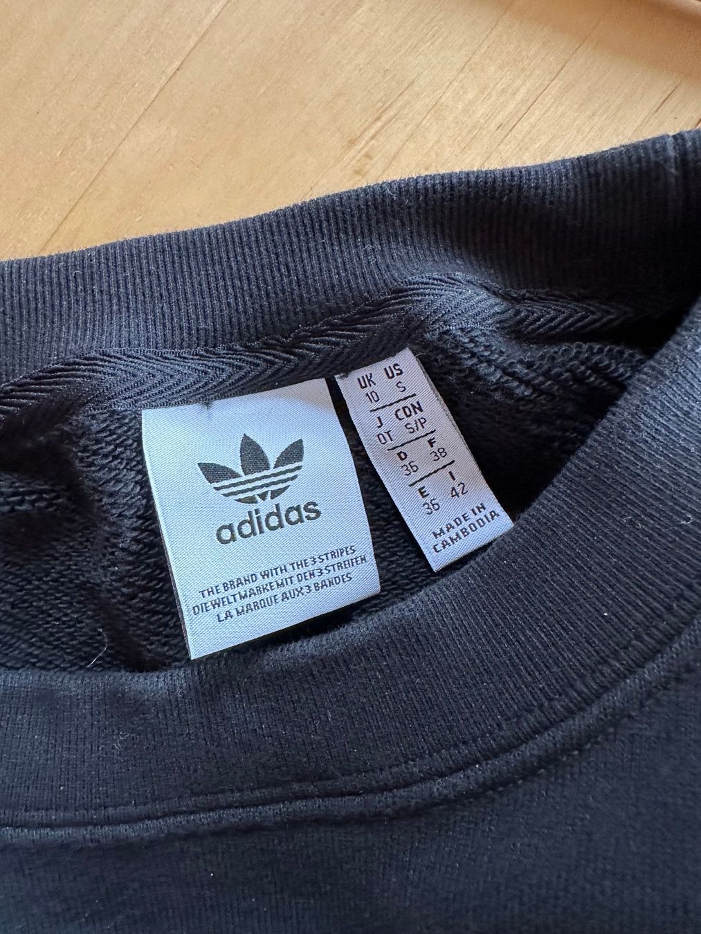 Adidas Maglioni & Felpe: Cropped Adidas-Sweater – Usato da Zürich venduto da Honeyboo 3