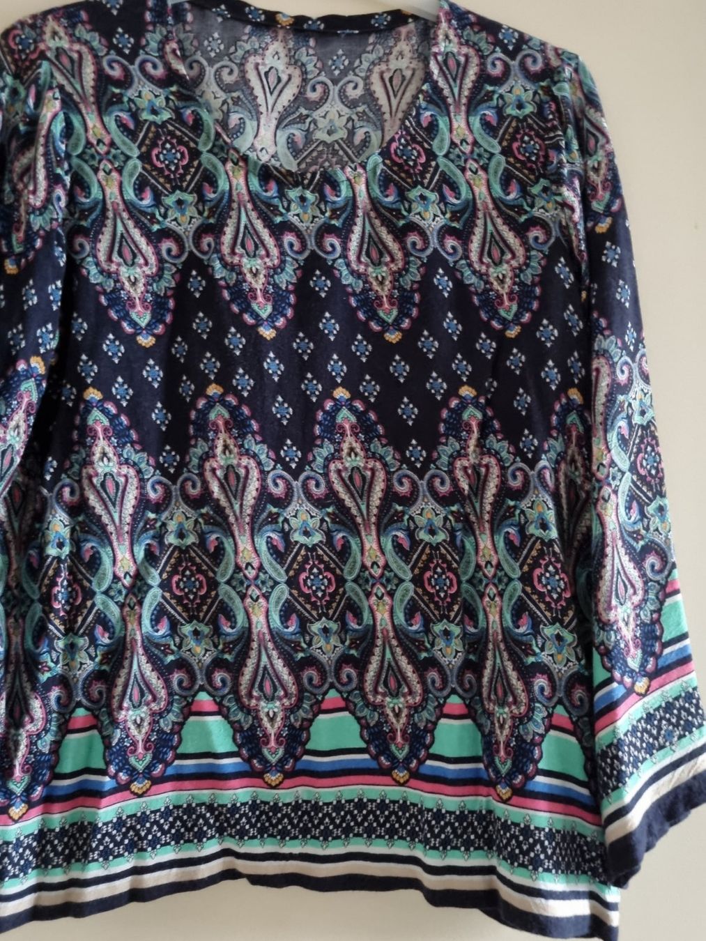 Stoffe: Stoff mit  Bordüre 145x 146 cm  Viscose – Neu und originalverpackt aus geroldswil von Gumball1 1