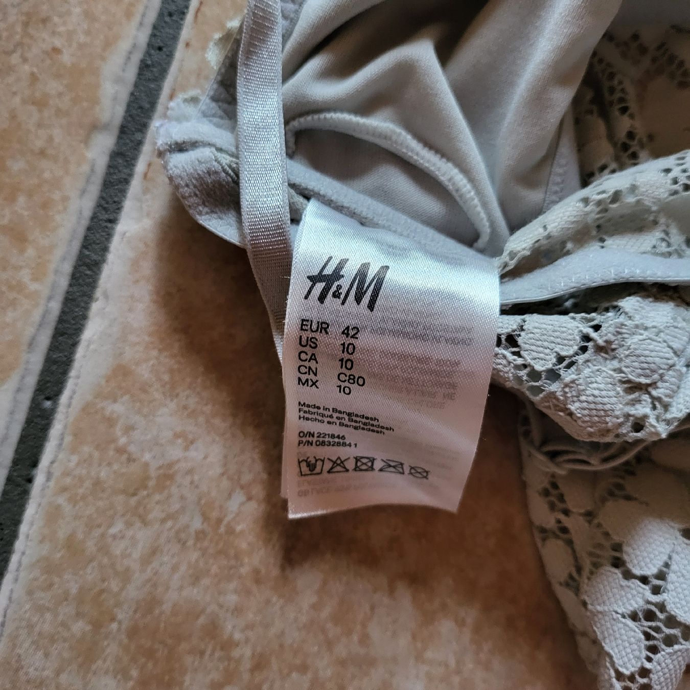 Top: 2 hauts à bretelles – Usato da Sion venduto da Oonathoo 3