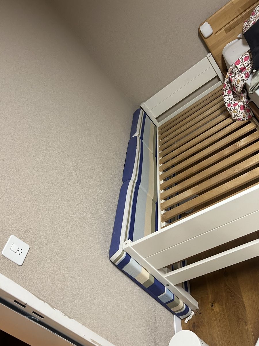 Lits: Single white bed frame, slatted base - strong – D'occasion à thalwil par Ray7211