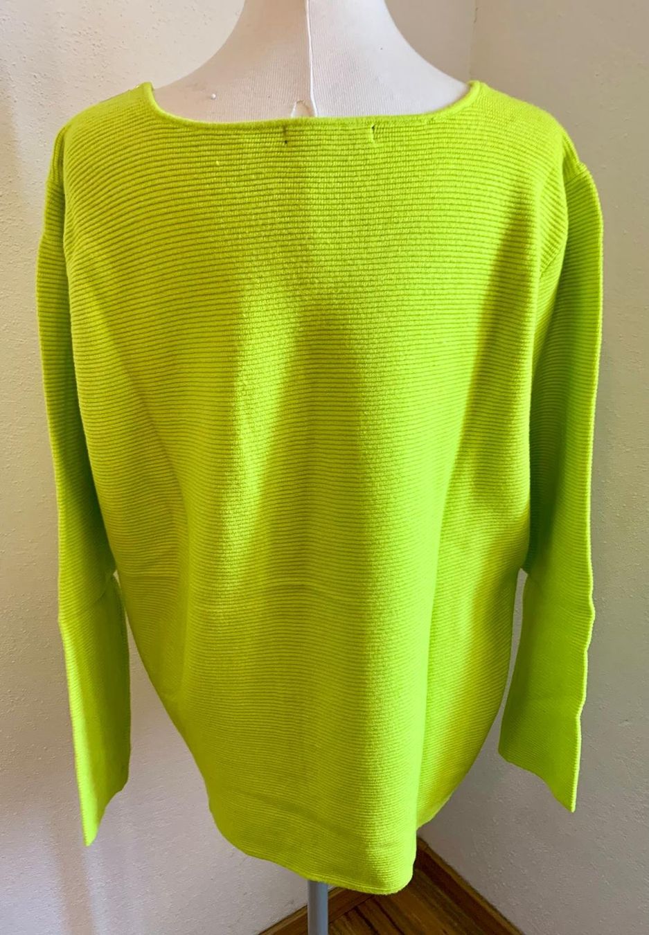 Pullover & Sweatshirts: Neongruener Pullover – Gebraucht aus Münchwilen TG von Caroline_T. 2