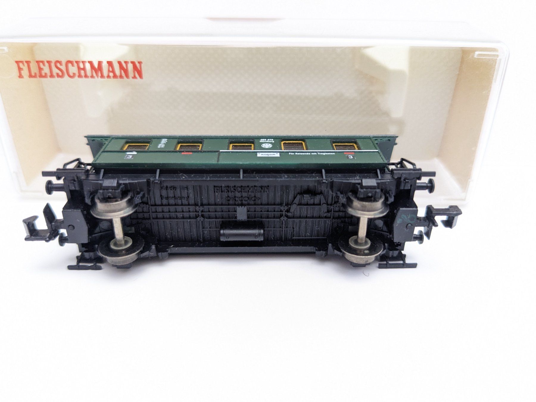 Fleischmann Modelleisenbahnen: Fleischmann Piccolo 8067 Personenwagen N – Gebraucht aus Gland von  5