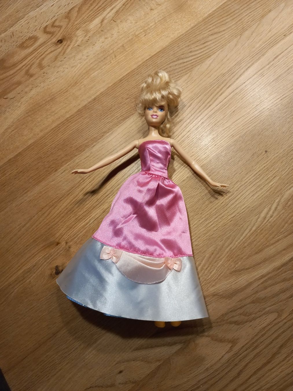 Bambole: Princesse Cendrillon barbie – Usato da Gingins venduto da danolive 1