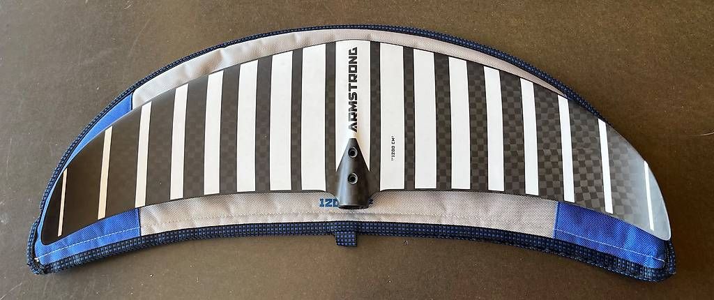 Armstrong Planches de surf: Foil Armstrong frontwing CF1200 – D'occasion à Corseaux par Perol01