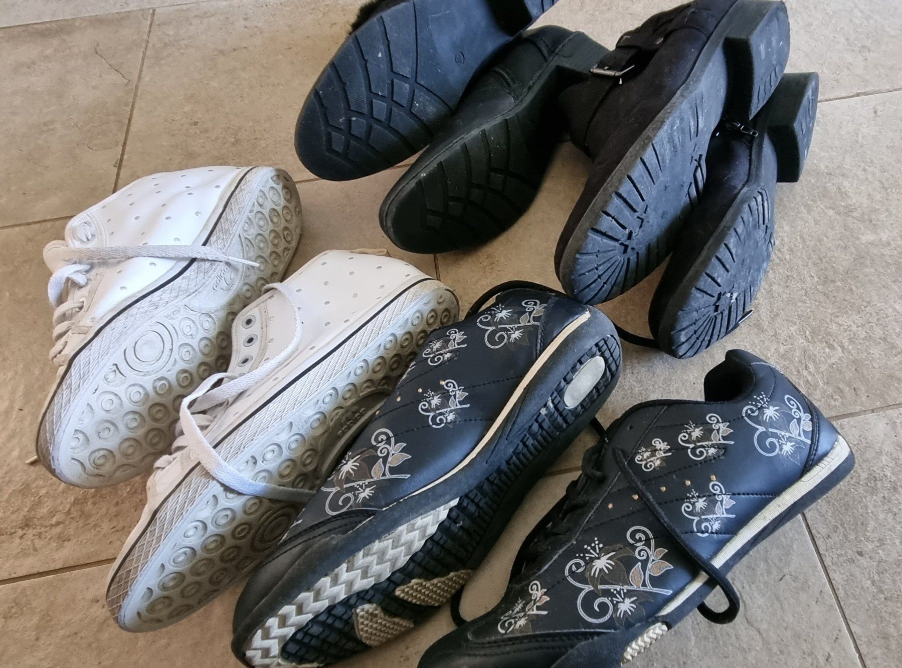 Scarpe da donna: 4 paar Schuhe gr 40 – Usato da Grossdietwil venduto da GNOM313 1