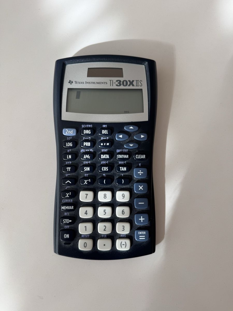 Texas Instruments Taschenrechner: Texas Instruments TI-30X IIS — Solar – Gebraucht aus Zollikon von francesco.1