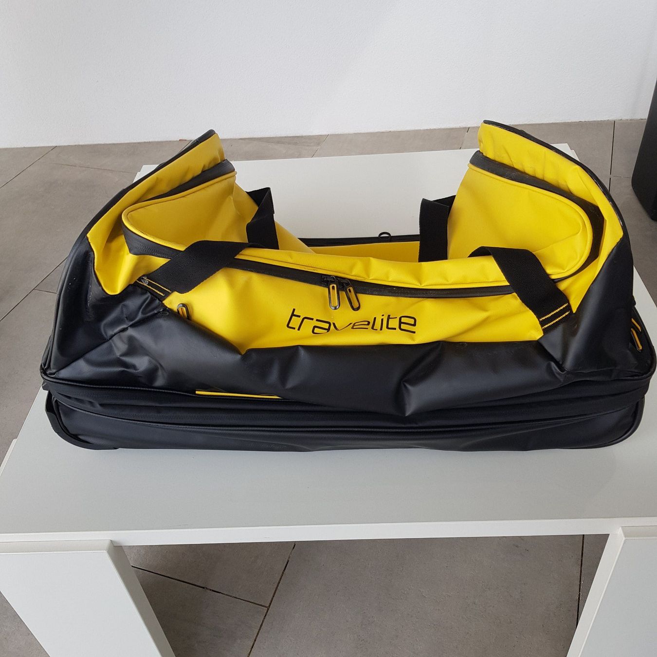 Sacs: Reisetasche - Travelite Basic Plane 71 cm – D'occasion à Liestal par maverick_47