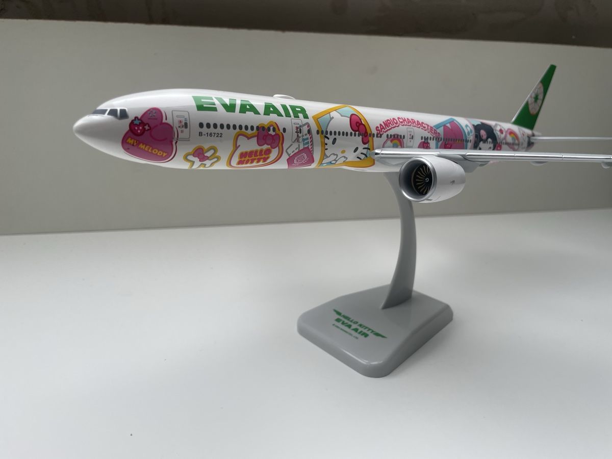 Boeing Kit di modellismo & Modellini statici: B777 Eva Air Hello Kitty (1:200) – Nuovo e nell'imballaggio originale da Hinwil venduto da Yamracer 4